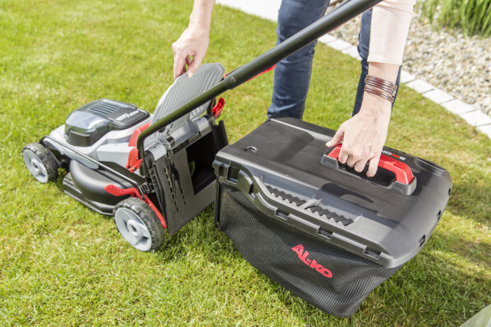 Аккумуляторная газонокосилка AL-KO Easy Flex, 18v, 34.8 см Li, в комплекте с 2 аккумуляторами и ЗУ 