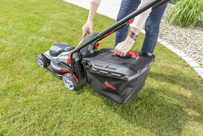 Аккумуляторная газонокосилка AL-KO Easy Flex, 18v, 34.8 см Li, в комплекте с 2 аккумуляторами и ЗУ 