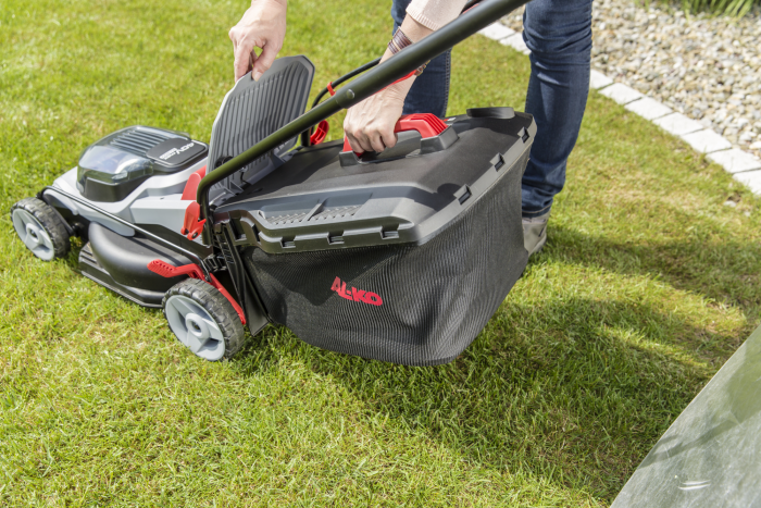 Аккумуляторная газонокосилка AL-KO Easy Flex, 18v, 34.8 см Li, в комплекте с 2 аккумуляторами и ЗУ 